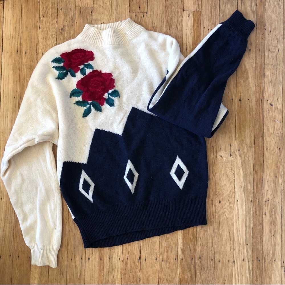 Vintage koret roses sweater